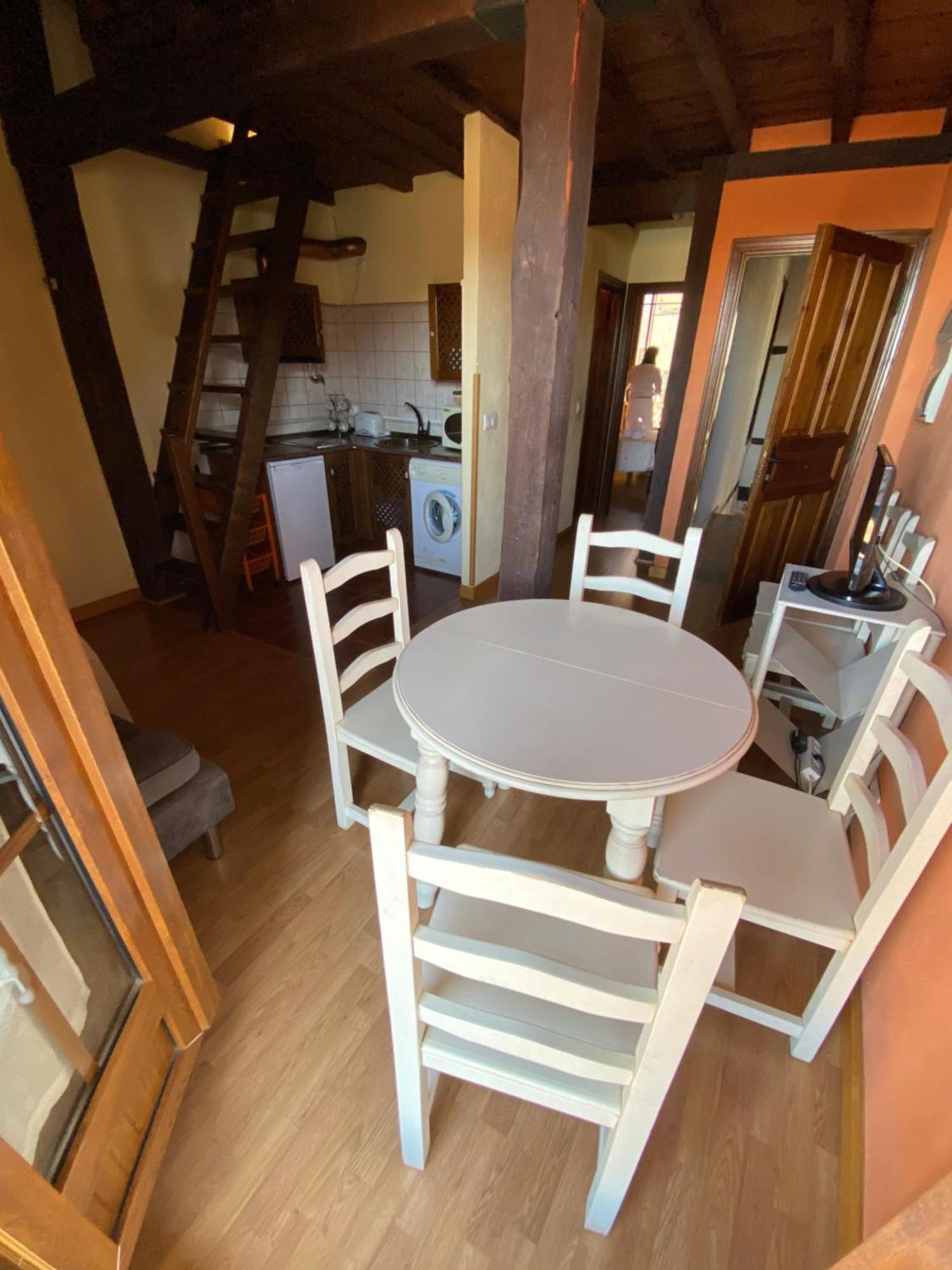 Apartamentos Rurales La Antigua Fonda Канделарио Экстерьер фото
